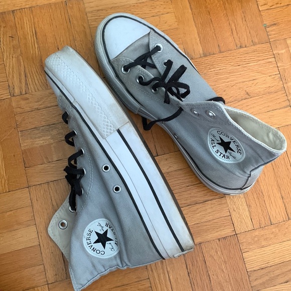 Grey converse, new shoelace! Clean and feel like brand new ! - Picture 1 of 1